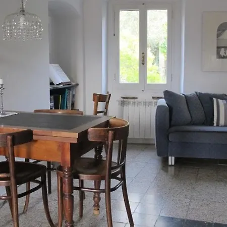 Ligurisches Rustico, Umgeben Von Olivenhainen Am Dorfrand * Imperia