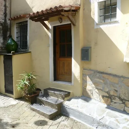 Ligurisches Rustico, Umgeben Von Olivenhainen Am Dorfrand Tatil Evi Imperia