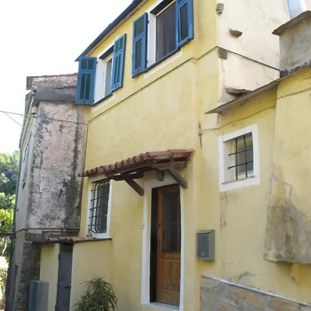 Holiday home Ligurisches Rustico, Umgeben Von Olivenhainen Am Dorfrand