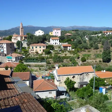 Ligurisches Rustico, Umgeben Von Olivenhainen Am Dorfrand 펜션
