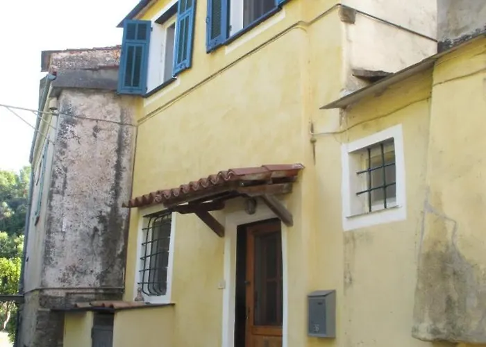 Prázdninový dům Ligurisches Rustico, Umgeben Von Olivenhainen Am Dorfrand